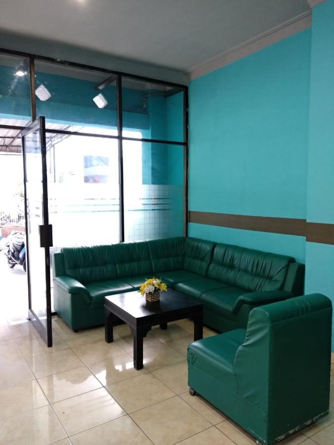 Reddoorz Near Yuki Simpang Raya Mall Medan 2 Exterior foto