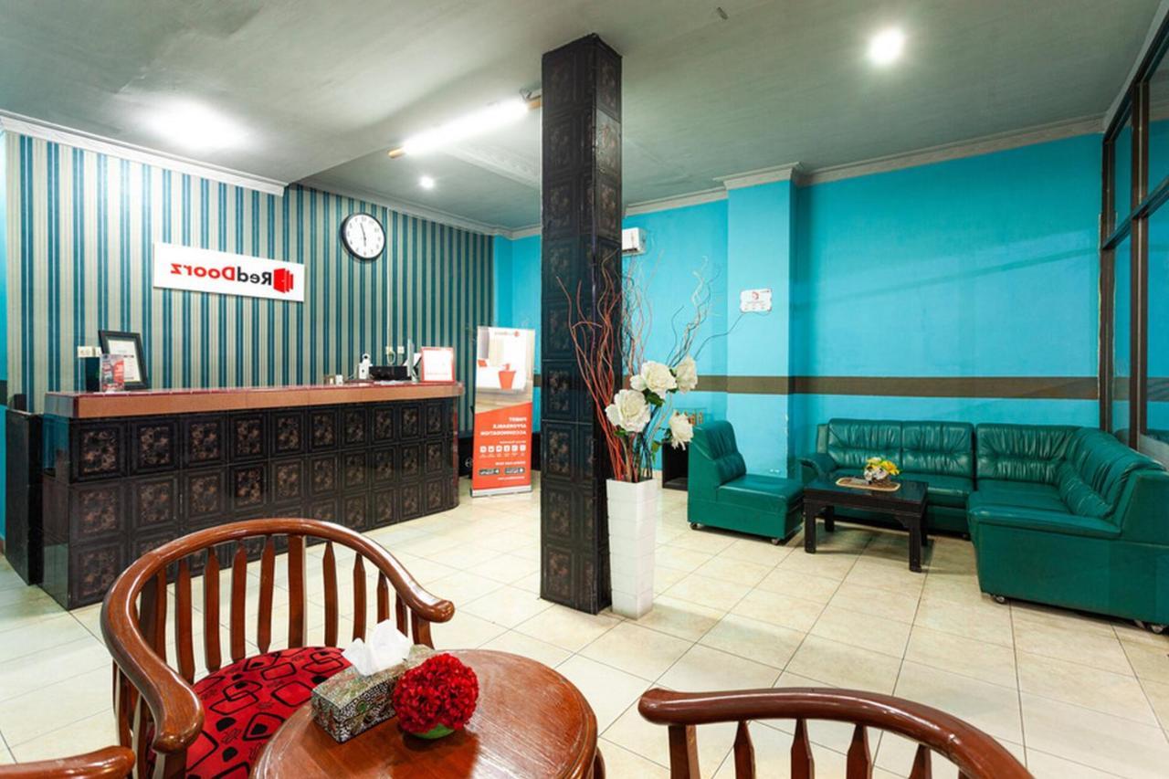 Reddoorz Near Yuki Simpang Raya Mall Medan 2 Exterior foto